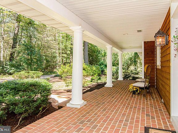 3rd image of 18603 Falls Rd