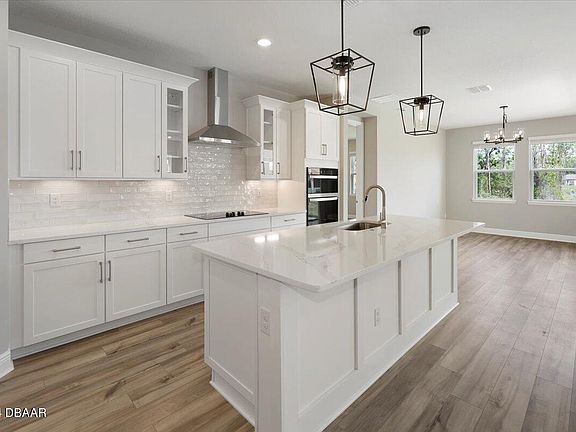 5th image of 335 Birkdale Dr