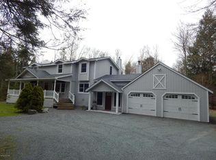 110 Blue Spruce Ct, Pocono Pines, PA 18347