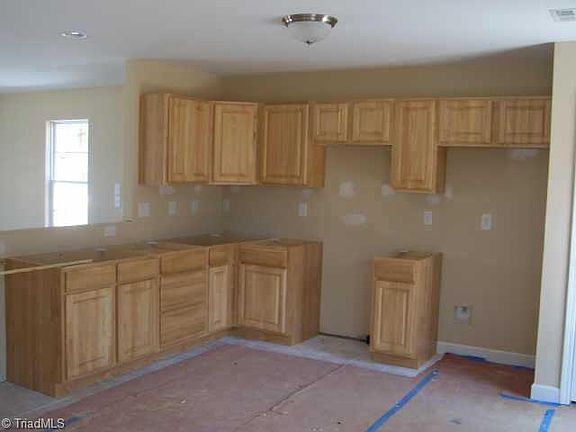 5th image of 70 Bridgton Pl