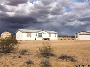 21570 S John Wayne Rd, Yucca, AZ 86438