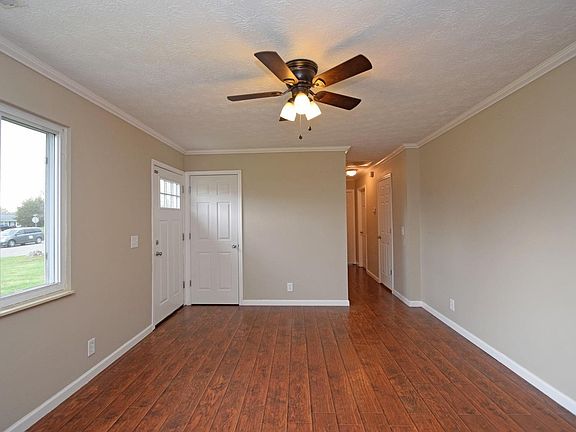 5th image of 6707 Pin Oak Dr