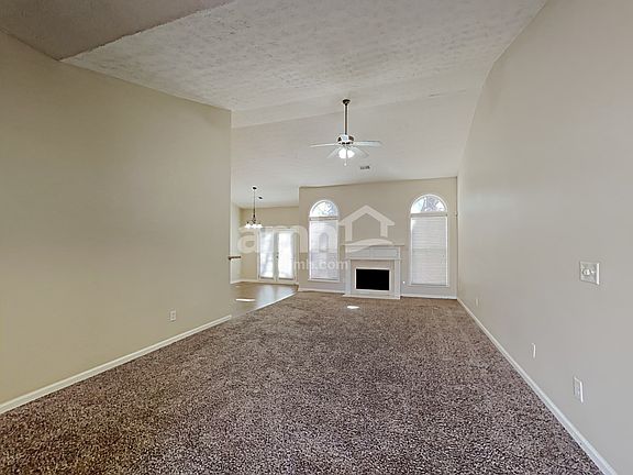 5th image of 800 Colwell Ln