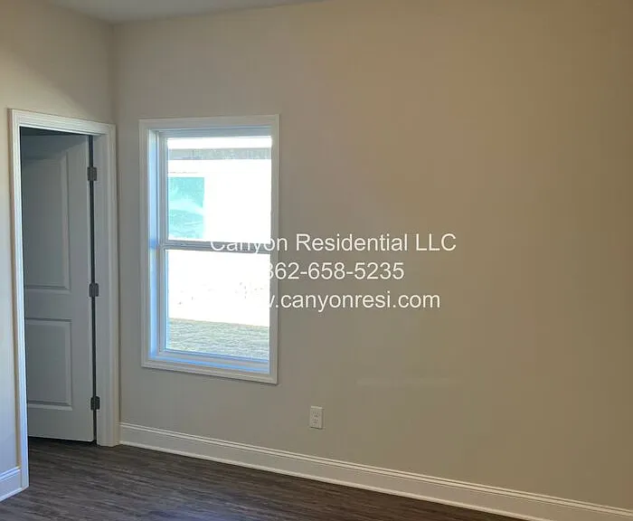 210 Pine Island Ave — Photo 16