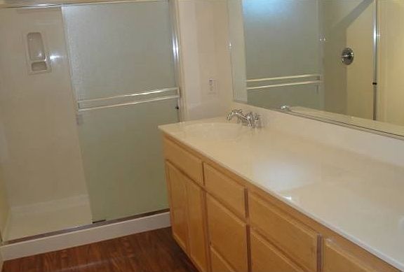 4th image of 4317 Famoso Ln