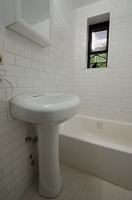 Rented by Compass | media 9