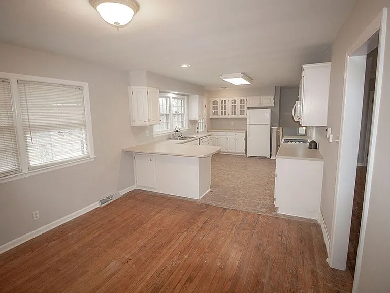 2207 Bushnell Dr — Photo 10
