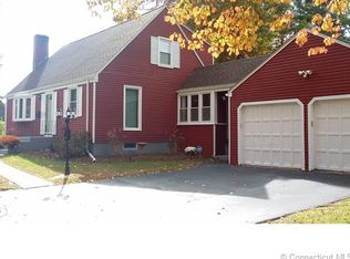 2 Old Flintlock Rd, Bloomfield, CT 06002