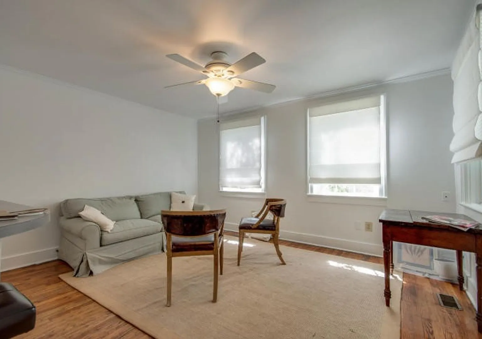 Beautiful 2 BR/1 BA Furnished Apartment Available in Downtown Charleston! — Photo 4