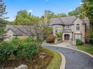 34062 Lyncroft St, Farmington Hills, MI 48331