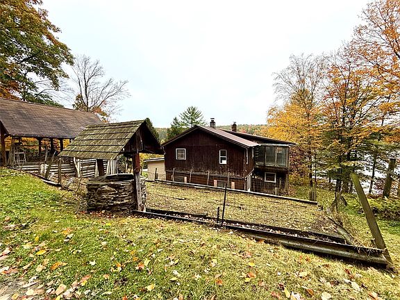 3rd image of 189 White Birch Lake Rd