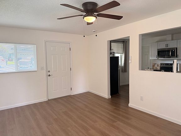 3rd image of 772 Lay Ave