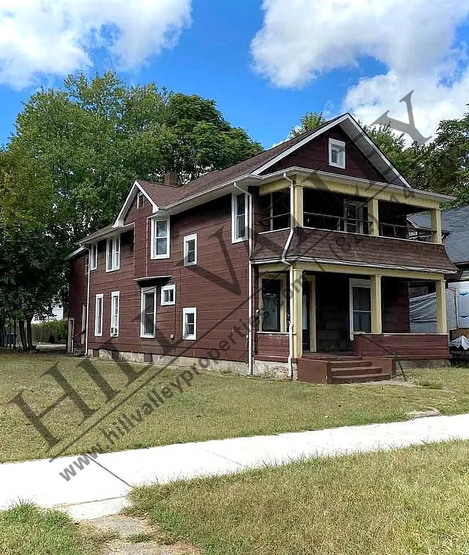 1032 N 9th St — Photo 1