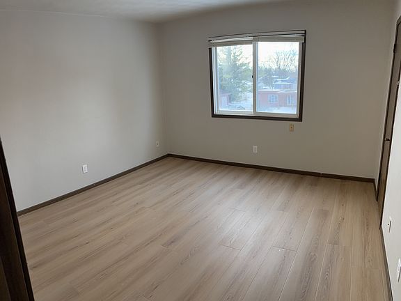 4th image of 2406 W 3rd St