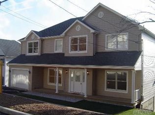 84 Bayview Dr, Huntington, NY