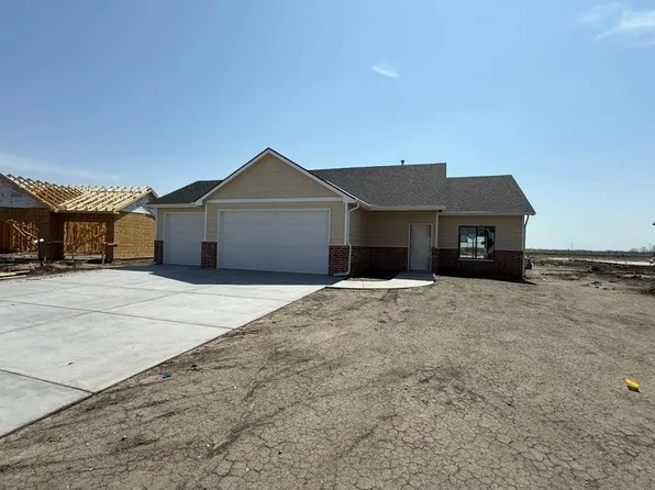 1611 Midway Ct, Valley Center, KS 67147
