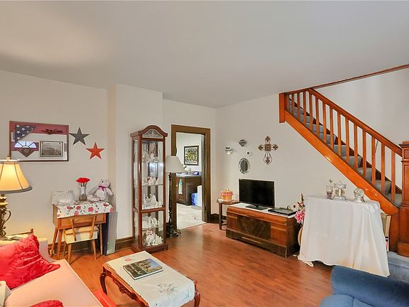 5th image of 15 Ambridge Ave