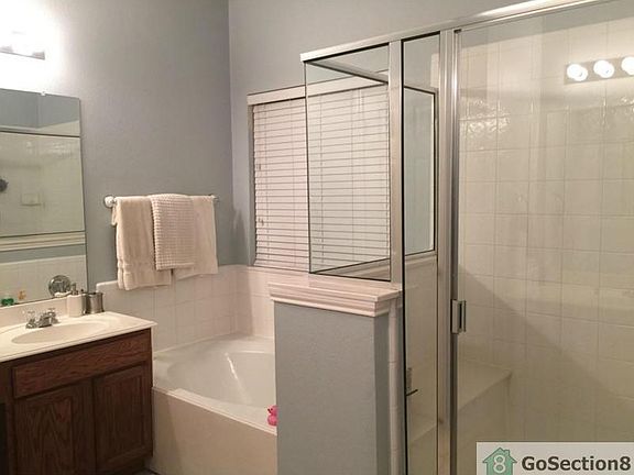 4th image of 1708 Goodwin Dr