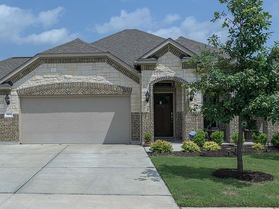 3rd image of 909 Arvada Dr
