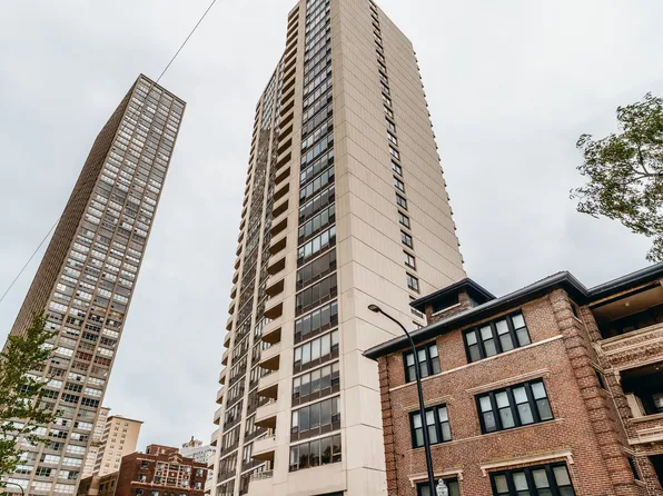 3930 N Pine Grove Ave APT 1205, Chicago, IL 60613