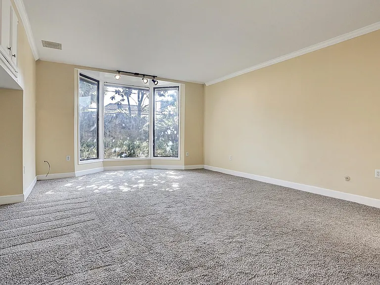 5203 Braesvalley Dr — Photo 11
