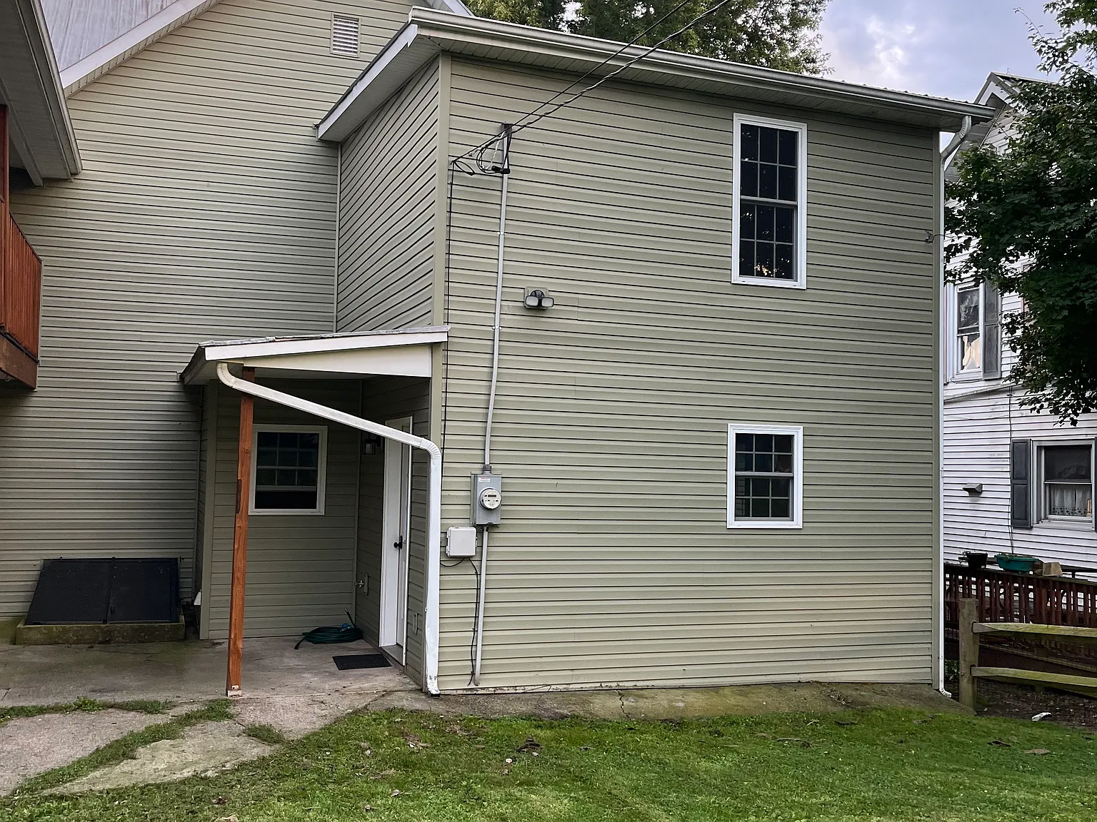 2 bed, 1.5 bath, $950 — Photo 2
