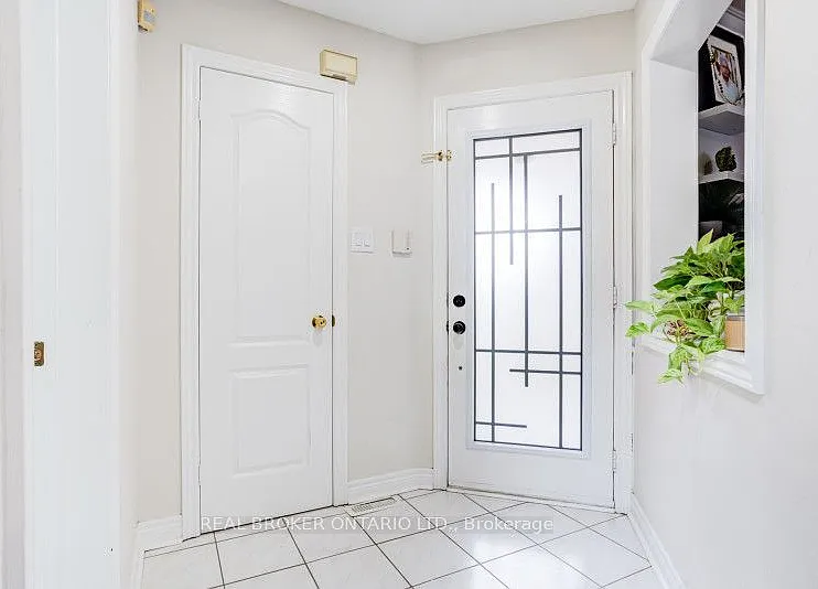4 bed, $3,900 — Photo 4