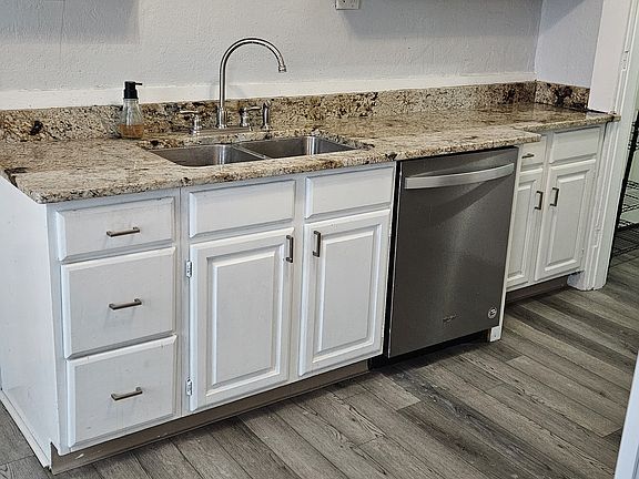 4th image of 215 Medford St