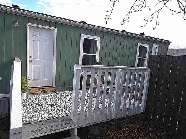 260 NW Golden Hills Dr Space 54, Pullman, WA 99163