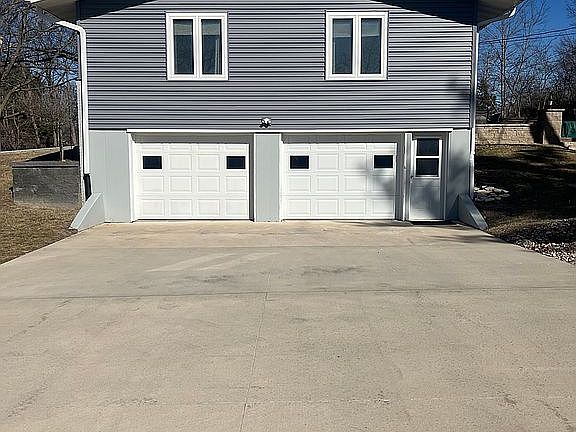 4th image of 707 S Maple St