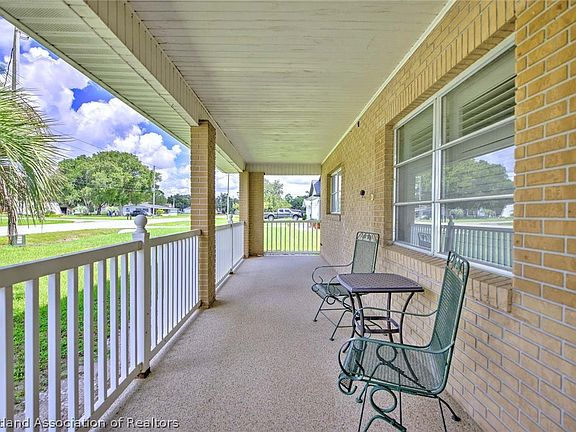 5th image of 4930 Lakewood Rd