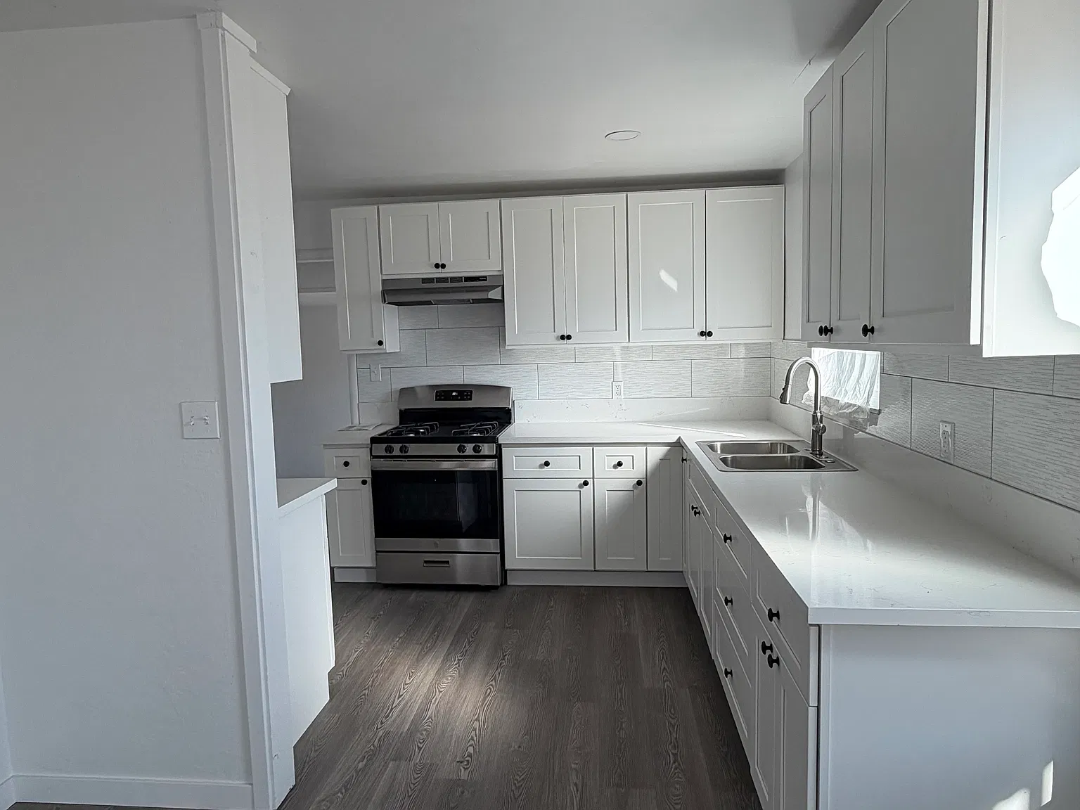 3 bed, 1048 sqft, $1,800 — Photo 3