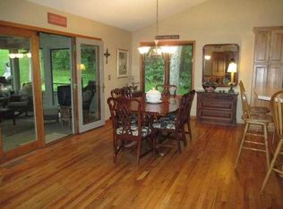 N1548 Wooddale Dr, Lake Geneva, WI 53147