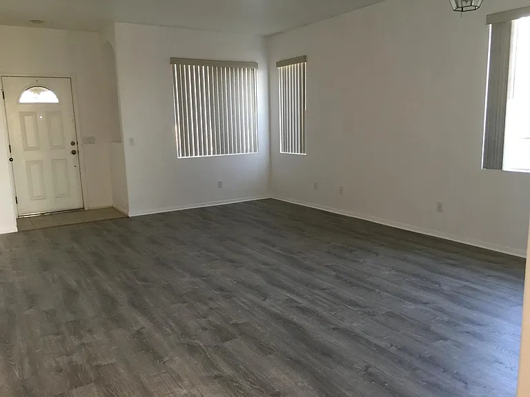 10453 Tamarisk Ave — Photo 2