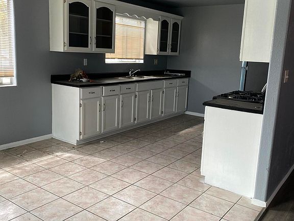 4th image of 3607 Adair St