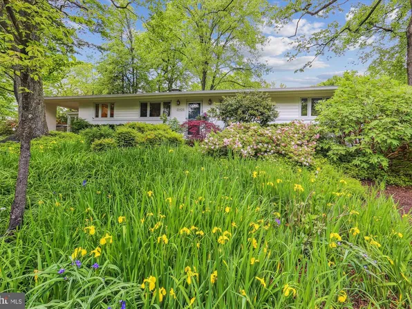 5408 Surrey St, Chevy Chase, MD 20815