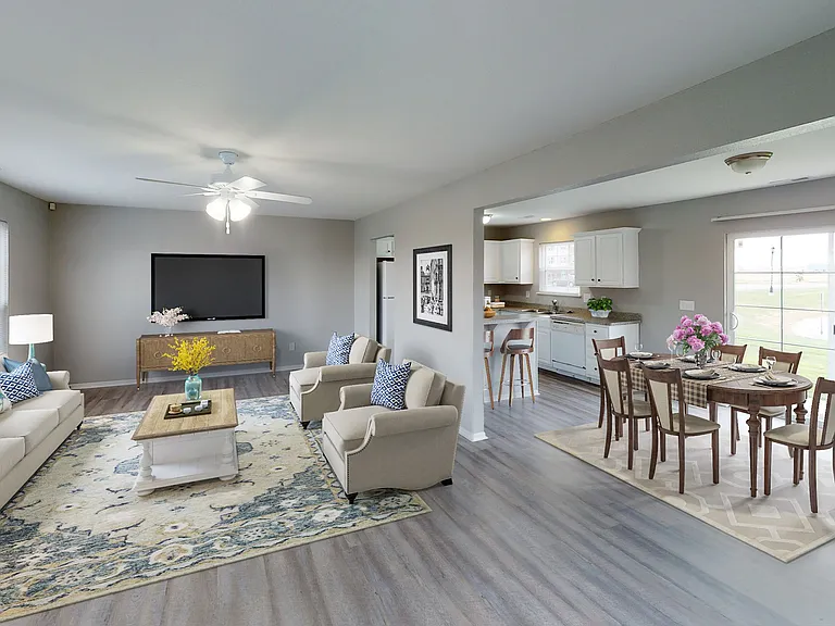 Owens Lake Commons Apartments & Townhomes — Photo 63