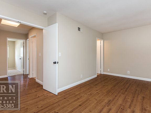 4th image of 207 Green Heath Pl
