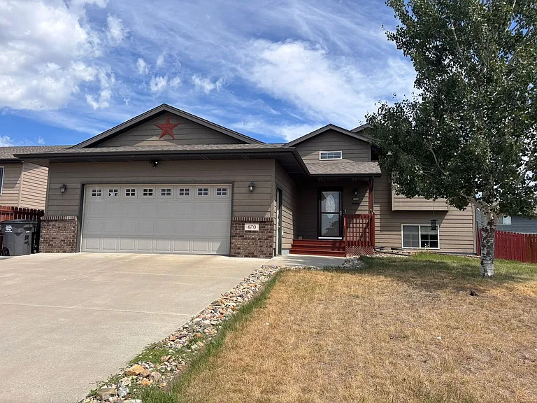 470 Sovereignty Ln — Photo 2