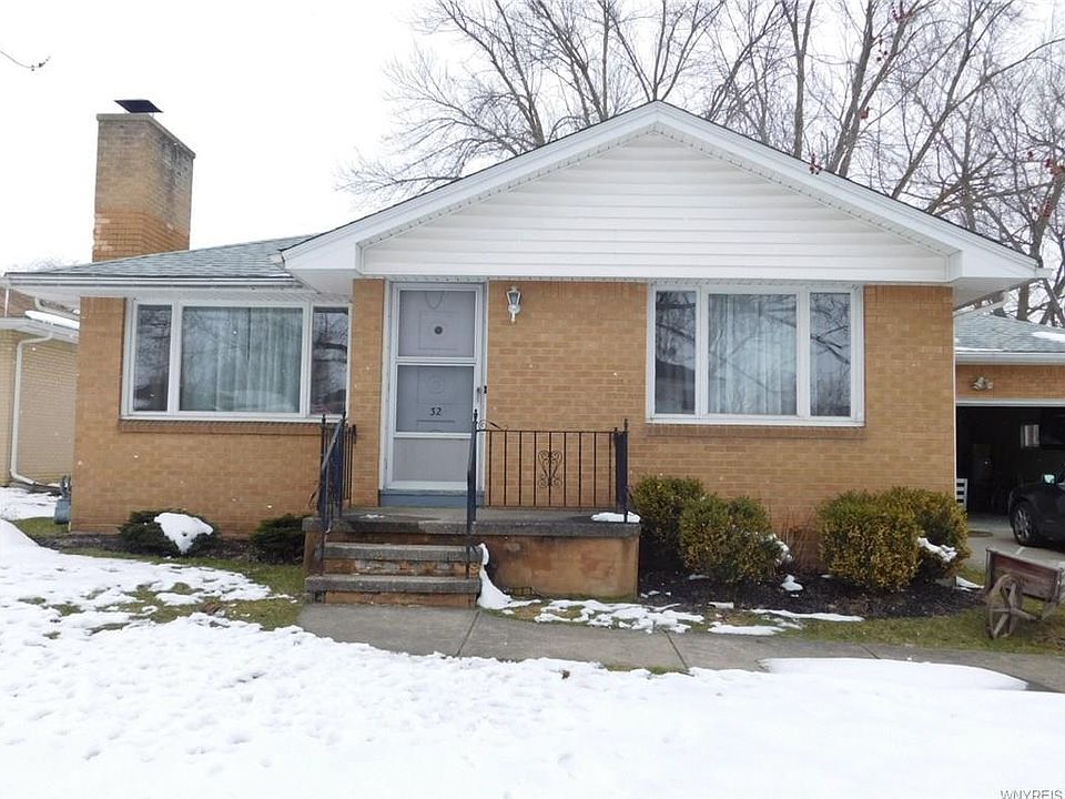 1st image of 32 Donald Dr