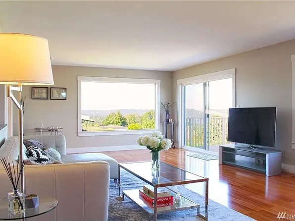 13400 SE 43rd Pl, Bellevue, WA 98006