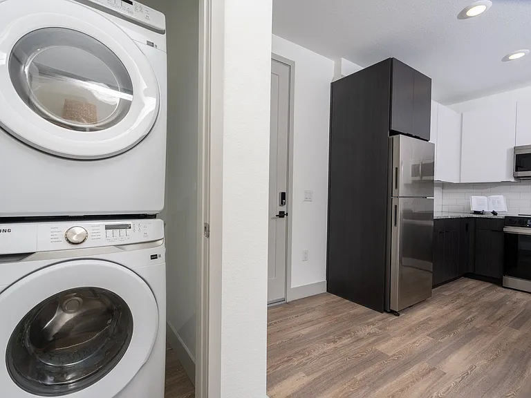 Legacy Metro 525 — Photo 18