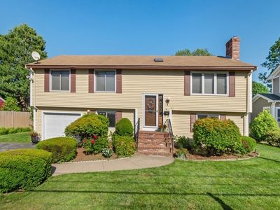 61 Canterbury Rd, Waltham, MA, 02453