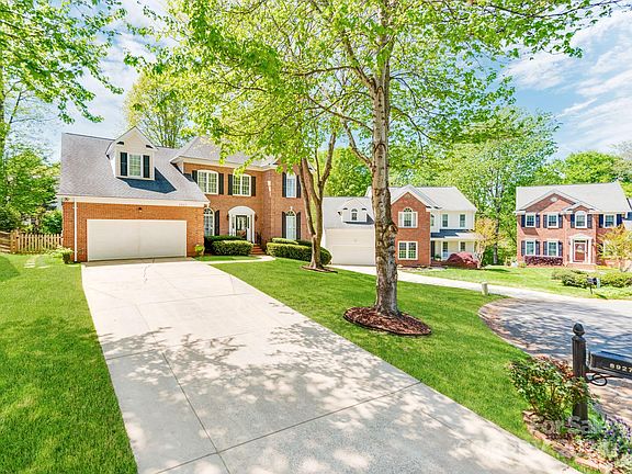 4th image of 8927 Glade Ct