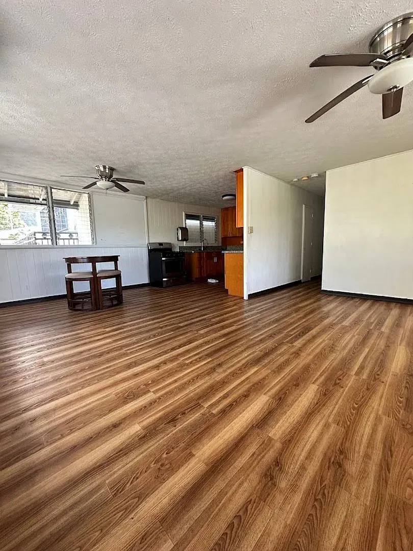 Kalihi 2673 A (Fiesta) — Photo 1