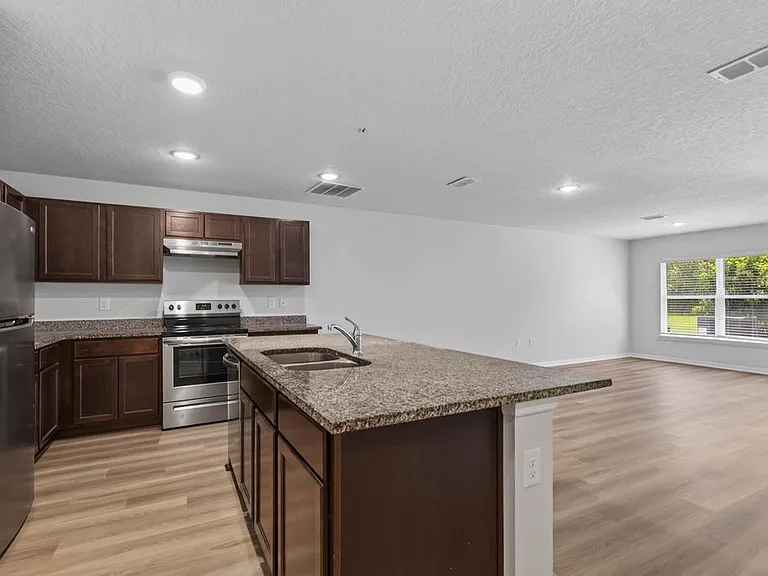 129 Wellwood Ln — Photo 5
