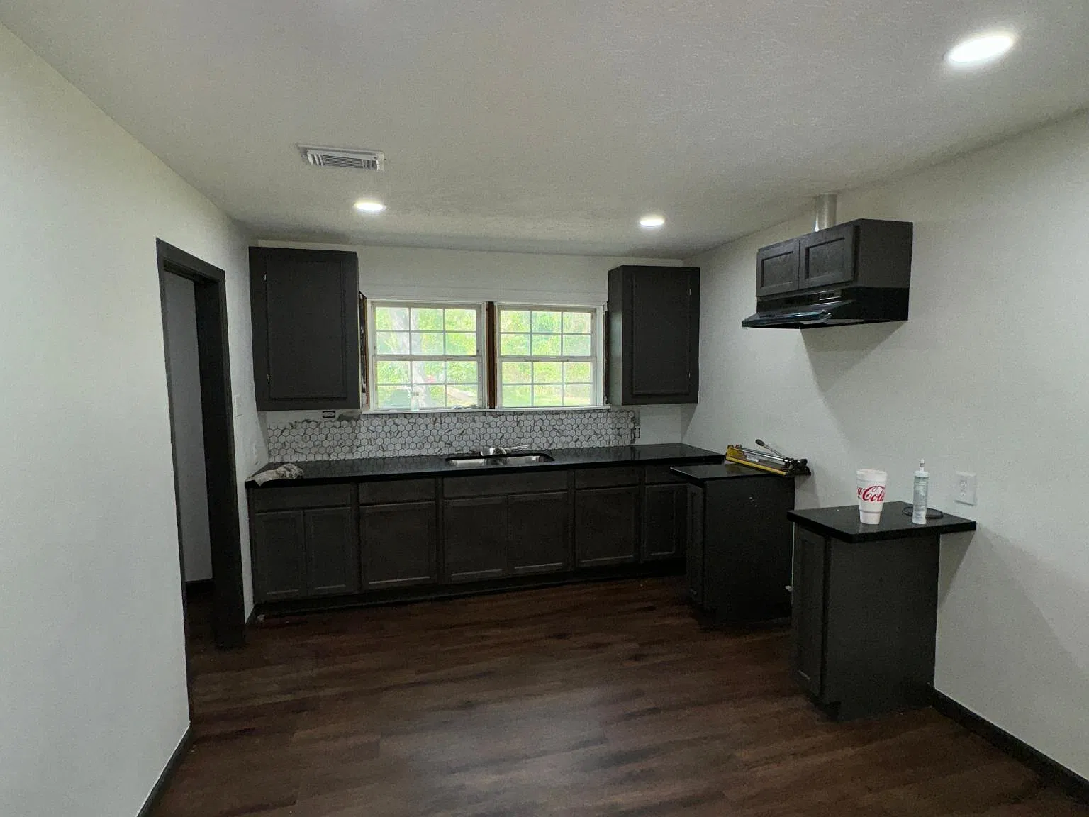 3 bed, 1080 sqft, $1,400 — Photo 3