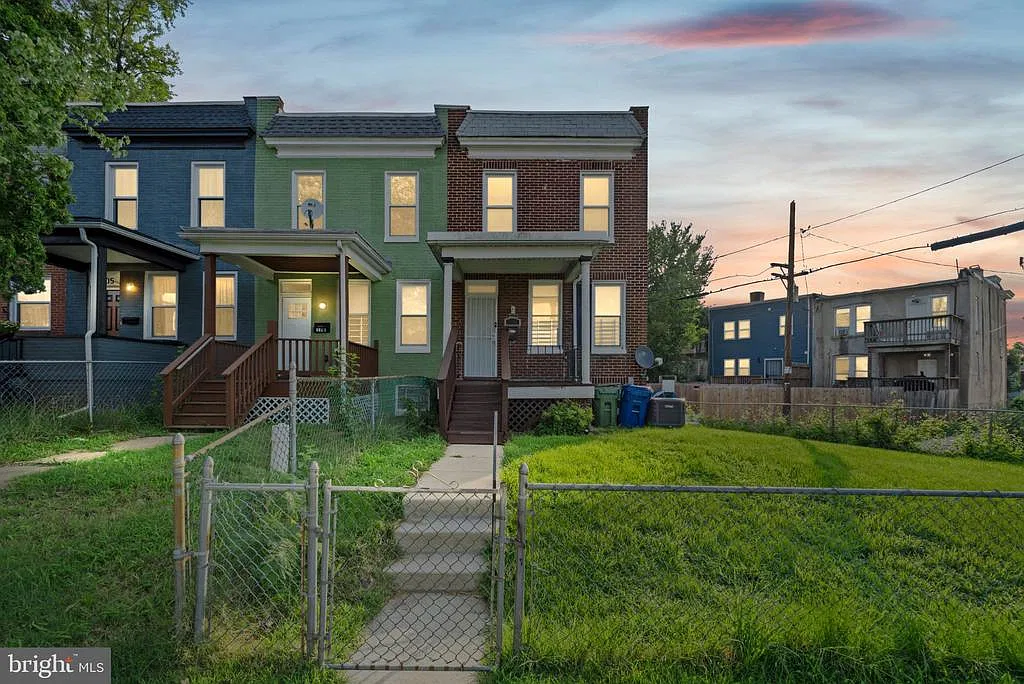 3 bed, 1.0 bath, $1,875 — Photo 2