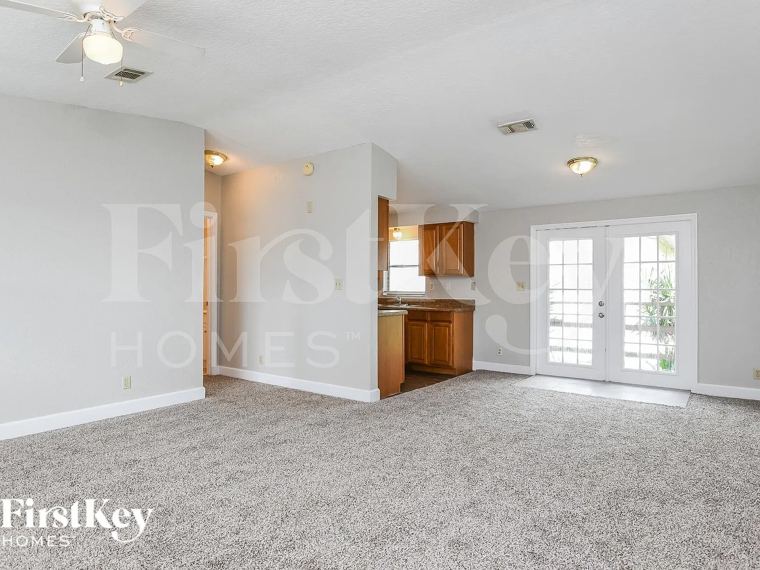 3 bed, 2.0 bath, 1092 sqft, $2,020 — Photo 3