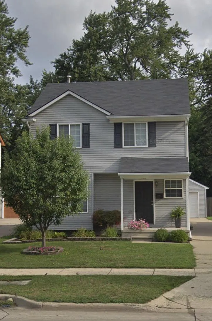 3 bed, 1.5 bath, 1368 sqft, $2,600 — Photo 1